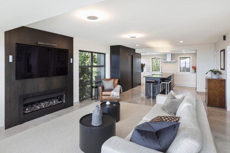 Photo of property in 5 Ophir Lane, Redcliffs, Christchurch, 8081