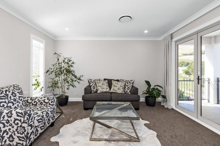 Photo of property in 1 Ridgeway Terrace, Taradale, Napier, 4112