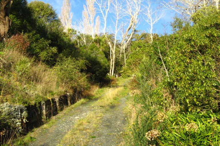 Photo of property in 24 Bay Road, Purakaunui, Port Chalmers, 9081