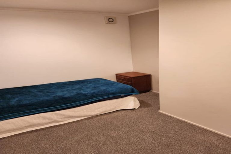 Photo of property in 774 East Coast Road, Oteha, Auckland, 0630