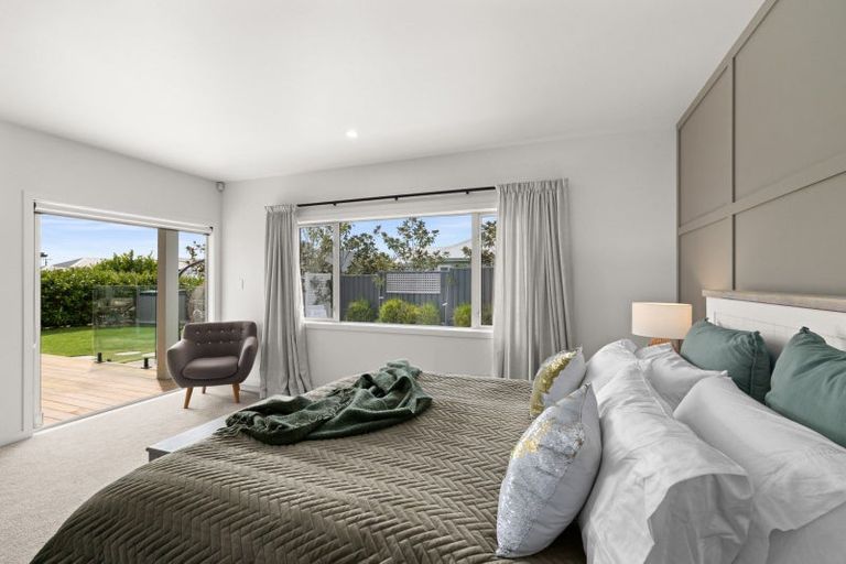 Photo of property in 19 Grooby Place, Havelock North, 4130