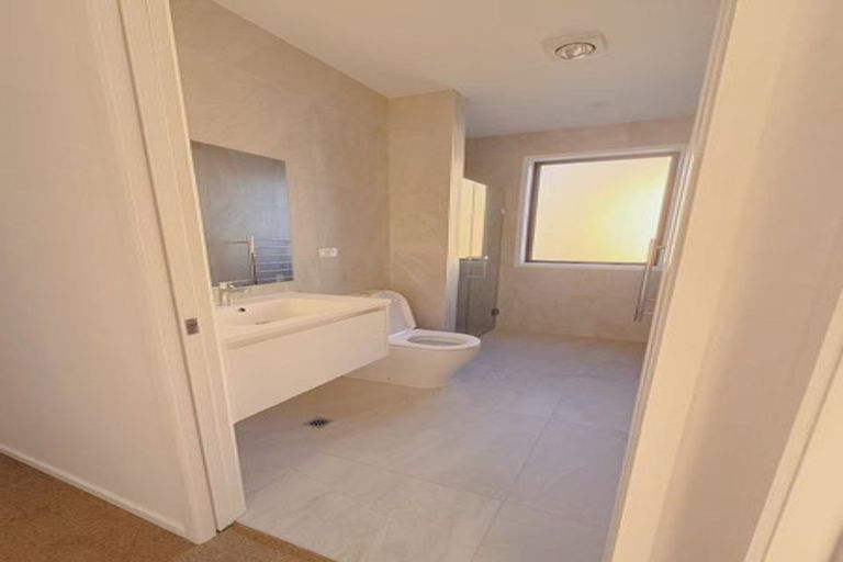 Photo of property in 8 Backridge Way, Flat Bush, Auckland, 2019