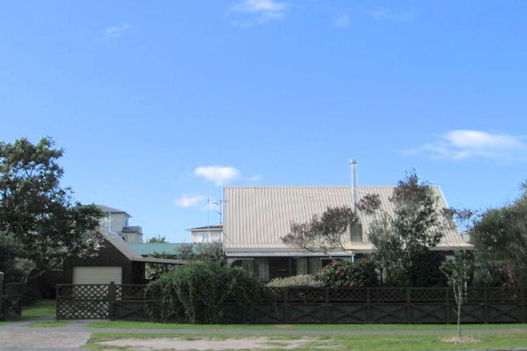 Photo of property in 11 Topaz Drive, Papamoa Beach, Papamoa, 3118