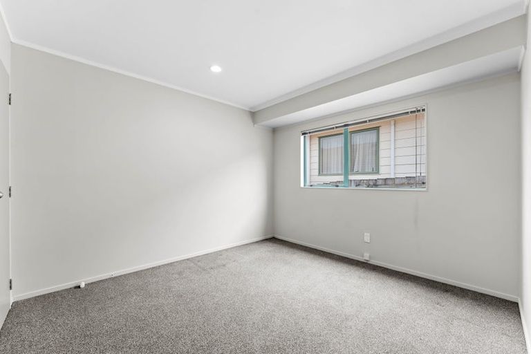 Photo of property in 1/52 Donald Street, Stanmore Bay, Whangaparaoa, 0932