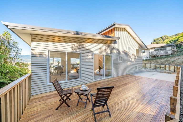 Photo of property in 70 Riverstone Drive, Riverstone Terraces, Upper Hutt, 5018