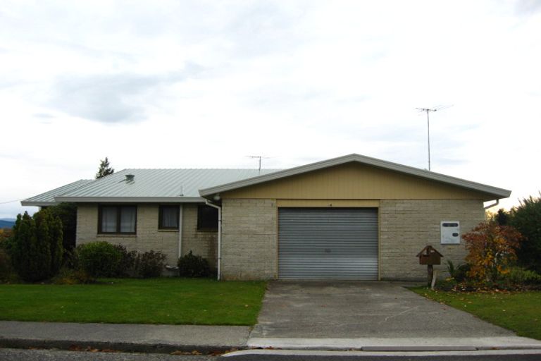 Photo of property in 14 Forest Street, Tapanui, 9522