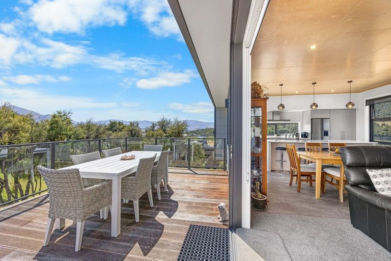 Photo of property in 6 Nokomai Street, Wanaka, 9305