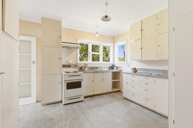 Photo of property in 4 Melrose Road, Island Bay, Wellington, 6023