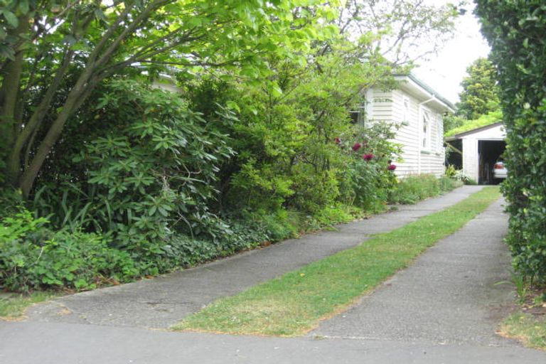 Photo of property in 15 Owens Terrace, Upper Riccarton, Christchurch, 8041