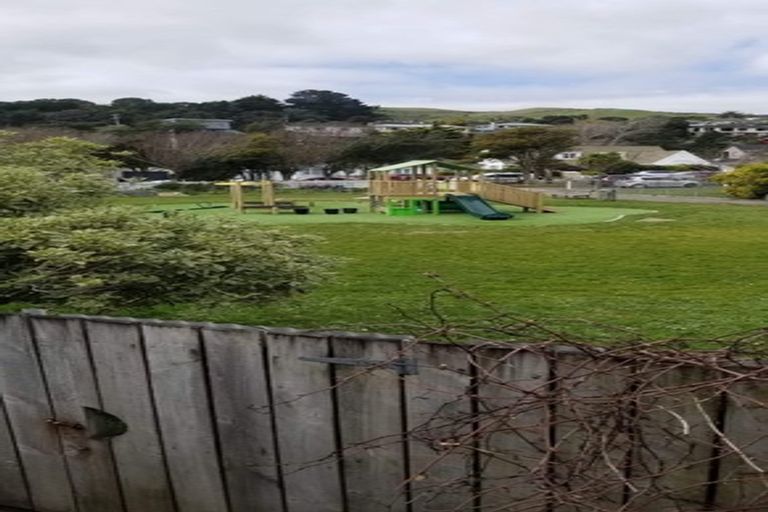 Photo of property in 12a Cambridge Street, Tawa, Wellington, 5028