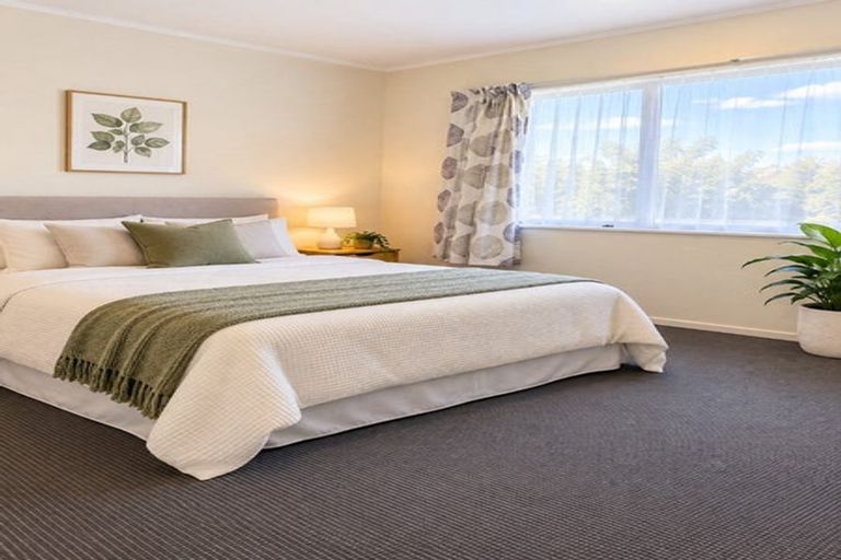 Photo of property in 2/9 Midvale Place, Burswood, Auckland, 2013