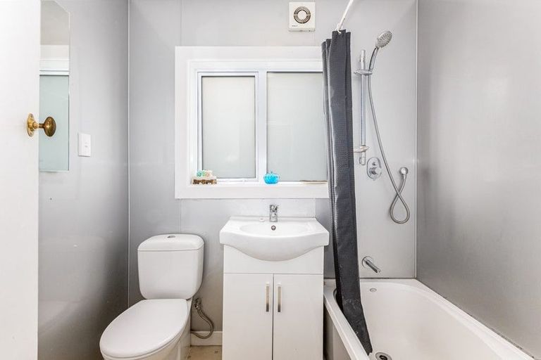 Photo of property in 13b Kim Street, Khandallah, Wellington, 6035