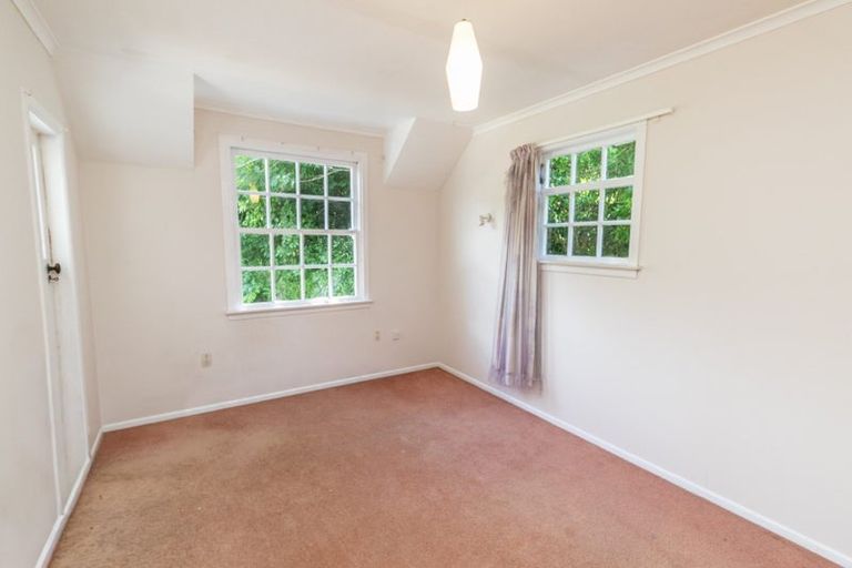 Photo of property in 13 David Crescent, Karori, Wellington, 6012