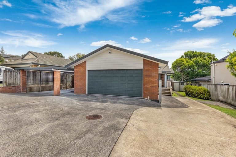 Photo of property in 8 Millstream Drive, Henderson, Auckland, 0610