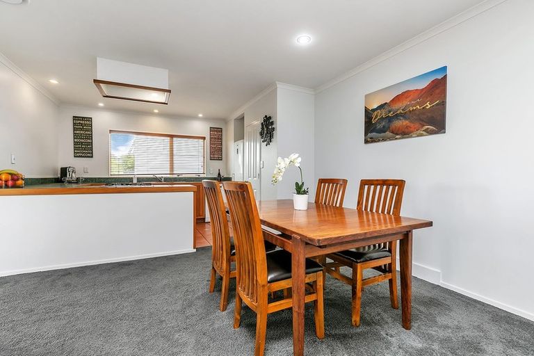 Photo of property in 2/108 Awaruku Road, Torbay, Auckland, 0630