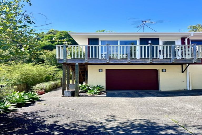 Photo of property in 2/20 Malters Place, Browns Bay, Auckland, 0630