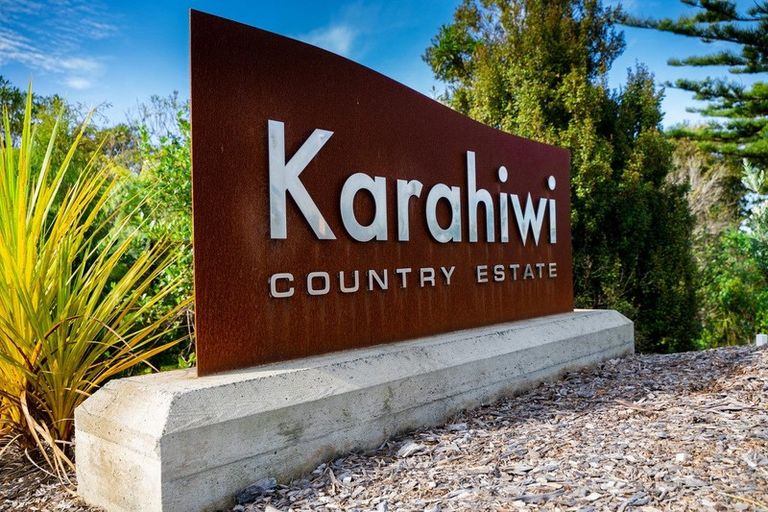 Photo of property in 74 Karahiwi Lane, Dairy Flat, 0794