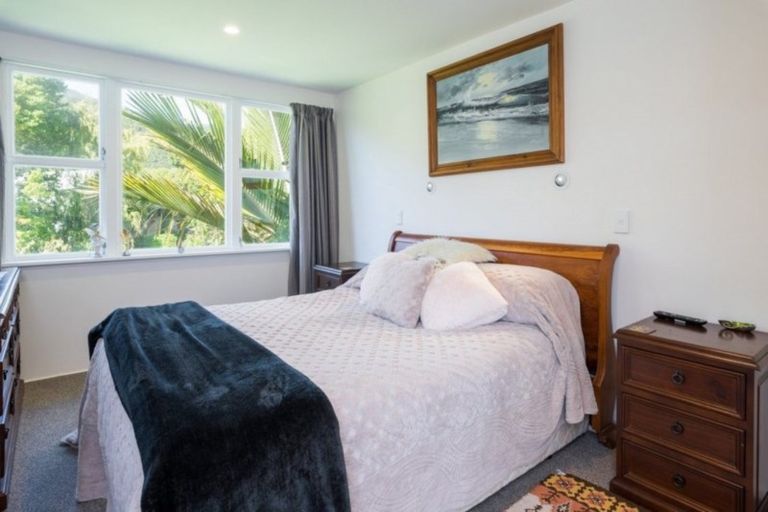 Photo of property in 60 York Street, Picton, 7220