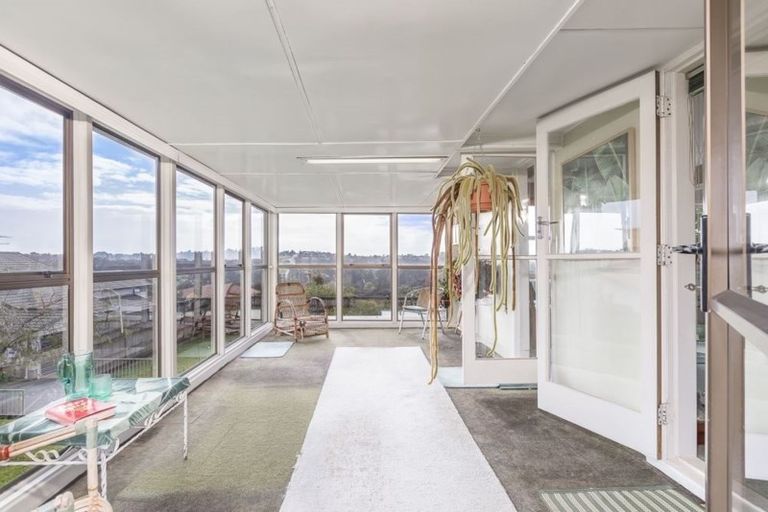 Photo of property in 51 Verbena Road, Birkdale, Auckland, 0626