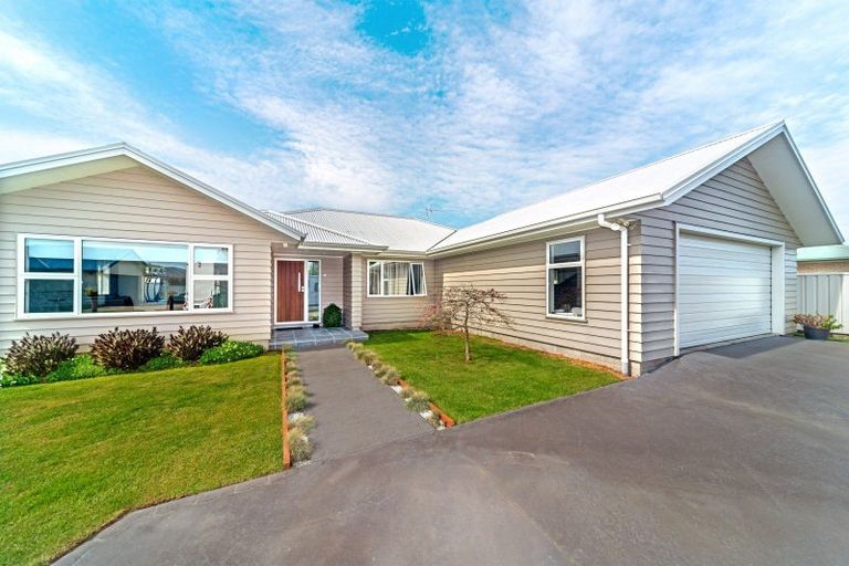Photo of property in 25 Pohutukawa Grove, Lytton West, Gisborne, 4010