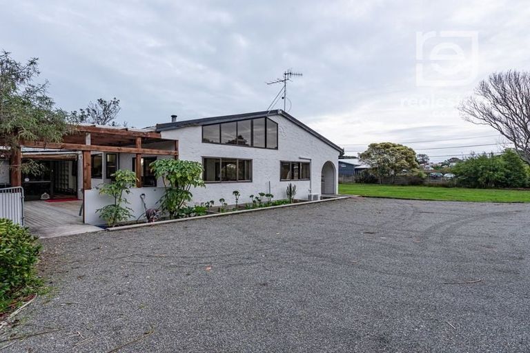 Photo of property in 62 Hinemoa Street, Paraparaumu, 5032