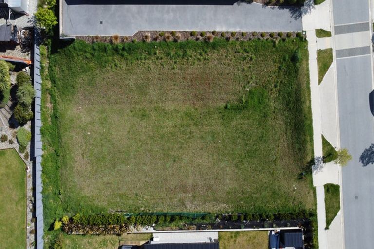 Photo of property in 13 Sarges Way, Lake Hawea, 9382