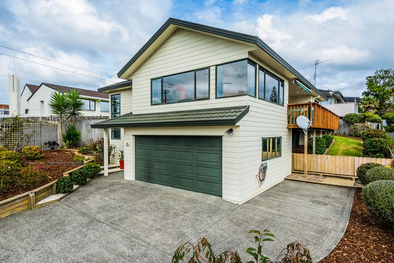 Photo of property in 8a Aeroview Drive, Beach Haven, Auckland, 0626