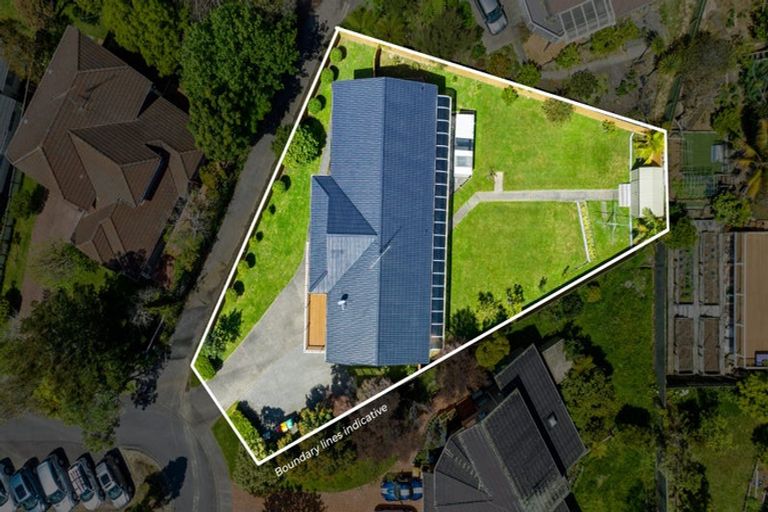 Photo of property in 18 Murano Place, Chatswood, Auckland, 0626