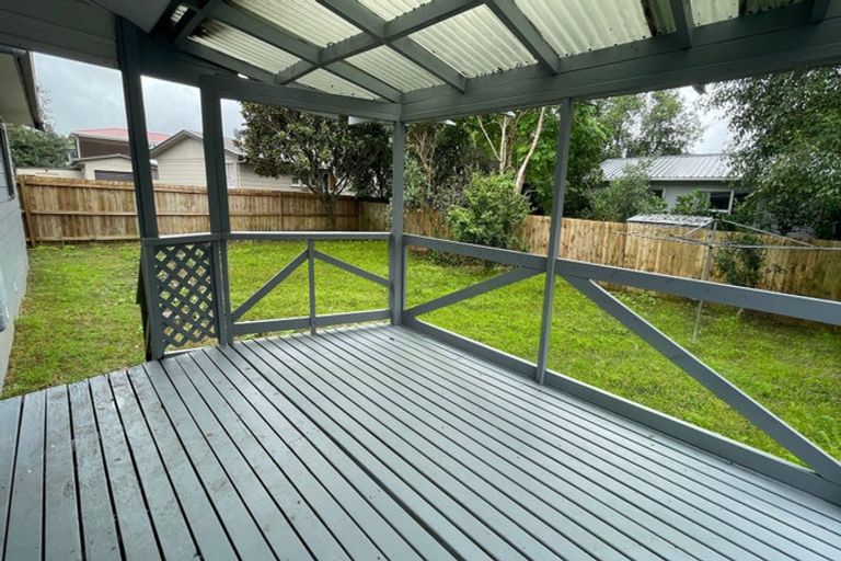 Photo of property in 1/134 Mcleod Road, Te Atatu South, Auckland, 0610