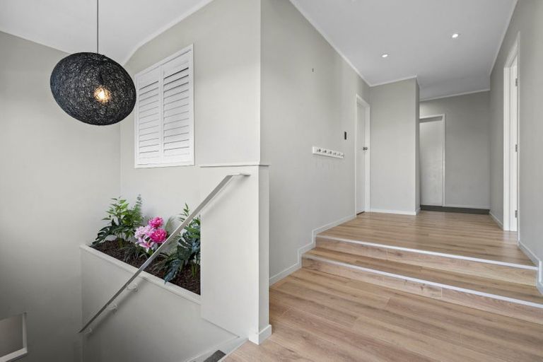 Photo of property in 24 Mccrystal Avenue, Bucklands Beach, Auckland, 2012