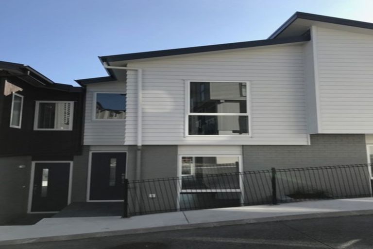 Photo of property in 20/10 Silver Moon Road, Albany Heights, Auckland, 0632