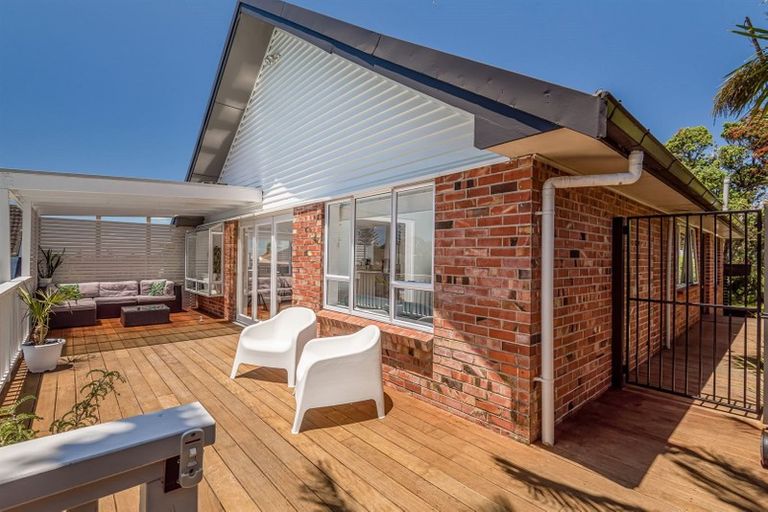 Photo of property in 1/16 Waratah Street, Birkenhead, Auckland, 0626