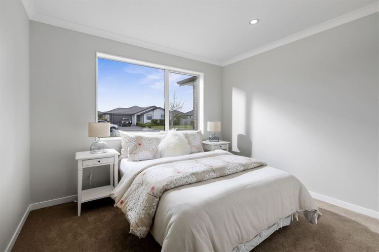 Photo of property in 6 Coote Way, Kumeu, 0810