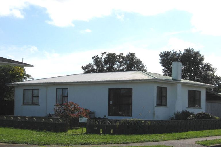 Photo of property in 26 Hood Street, Castlecliff, Whanganui, 4501