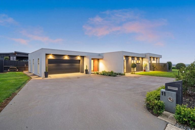 Photo of property in 11 Whitton Way, Pukekohe, 2120