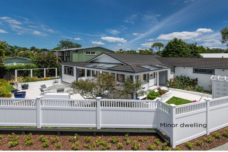 Photo of property in 49a Roland Road, Greenhithe, Auckland, 0632