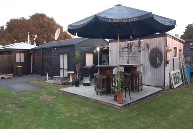 Photo of property in 992 Paerata Road, Paerata, Drury, 2676