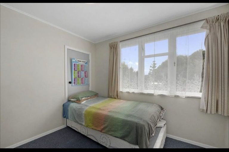 Photo of property in 12 Thomson Grove, Stokes Valley, Lower Hutt, 5019