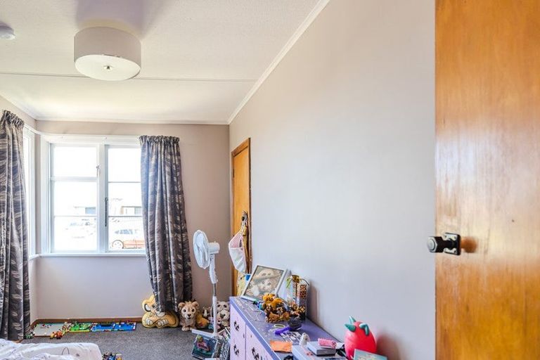 Photo of property in 12 Harlech Street, Oamaru North, Oamaru, 9400