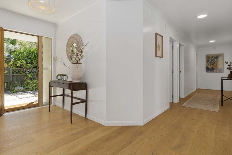 Photo of property in 1 Guildford Place, Bethlehem, Tauranga, 3110