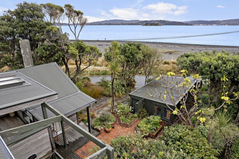 Photo of property in 157 Marine Parade, Eastbourne, Lower Hutt, 5013