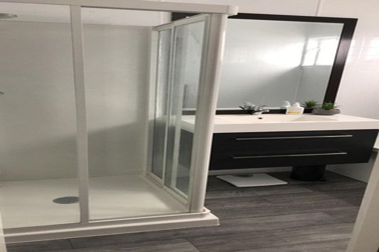 Photo of property in 28 Bickerstaffe Road, Maungaturoto, 0520