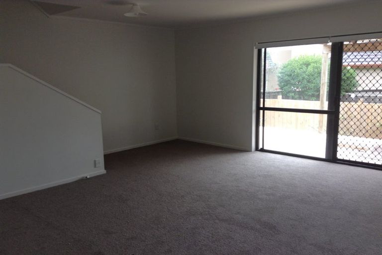 Photo of property in 2/5 Seine Road, Forrest Hill, Auckland, 0620