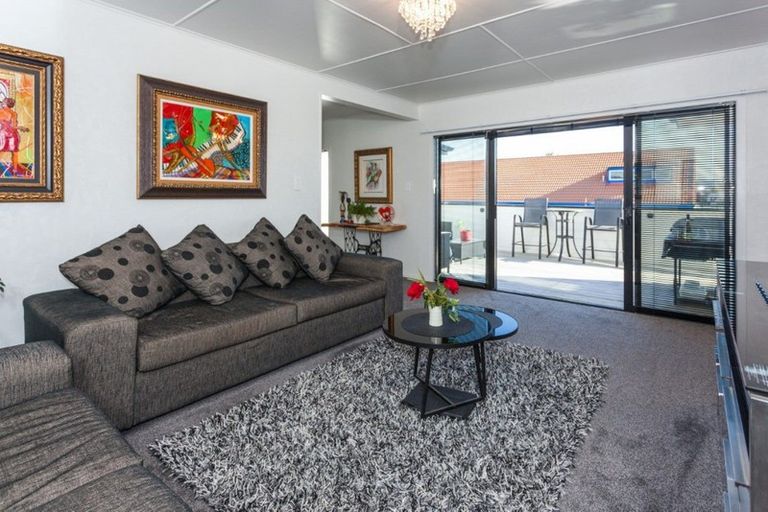 Photo of property in 100 Ocean Road, Whangamata, 3620