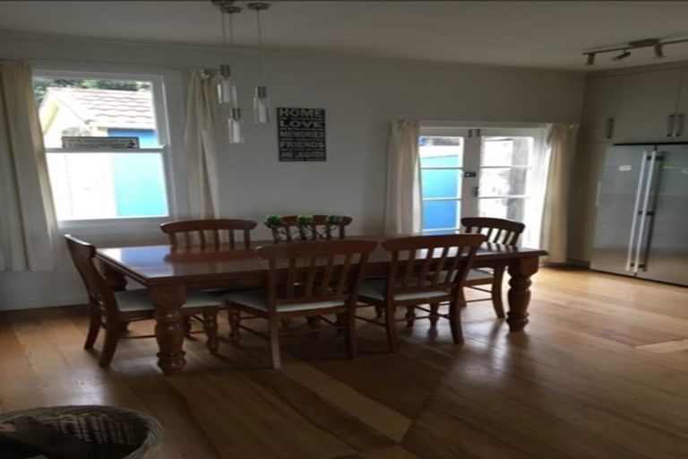 Photo of property in 106 The Parade, Paekakariki, 5034