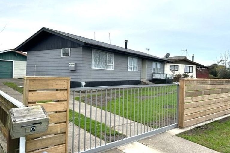 Photo of property in 10 Farnworth Crescent, Whakatane, 3120