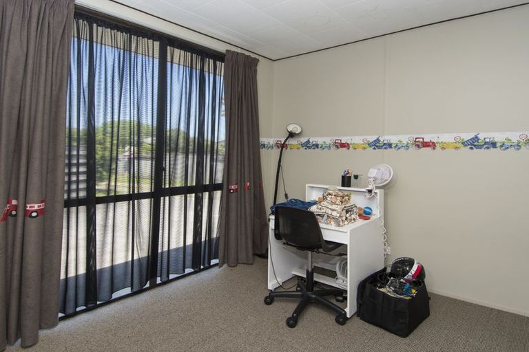 Photo of property in 17b Longstead Avenue, Papamoa Beach, Papamoa, 3118