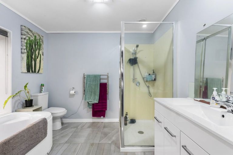 Photo of property in 15 Freelance Terrace, Pahurehure, Papakura, 2113