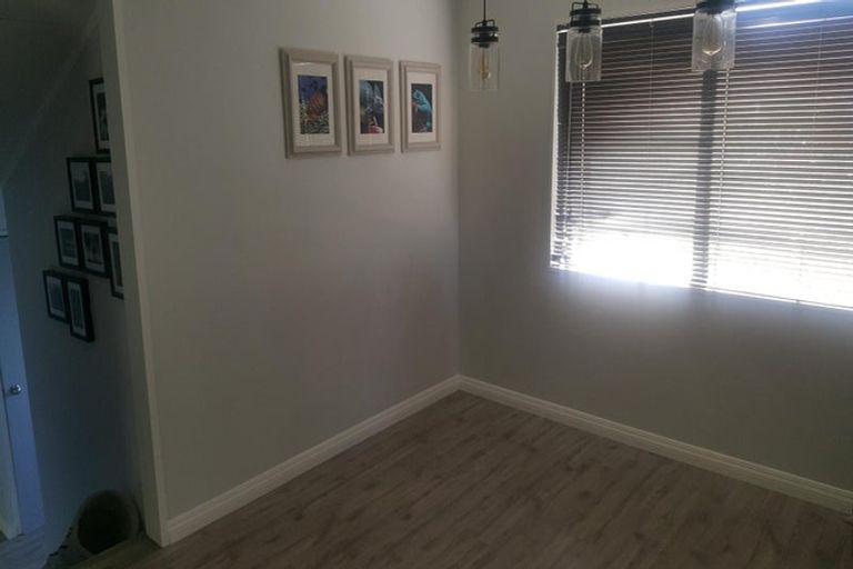 Photo of property in 109 Tirimoana Road, Te Atatu South, Auckland, 0602