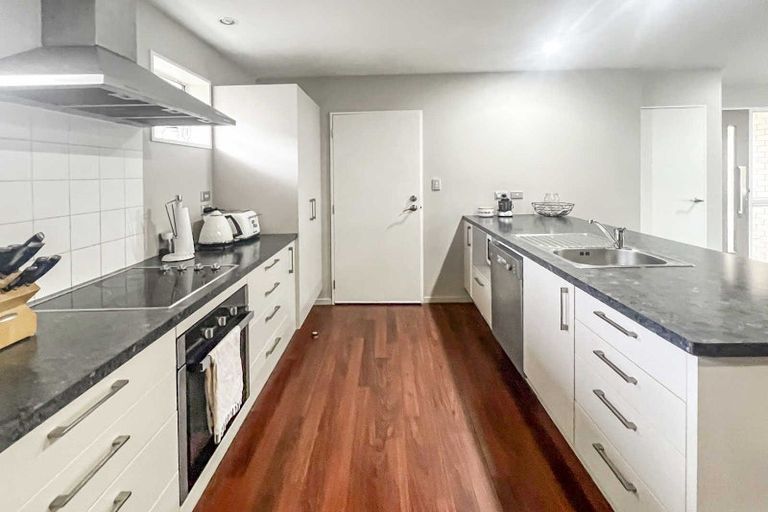 Photo of property in 9 Field Terrace, Upper Riccarton, Christchurch, 8041